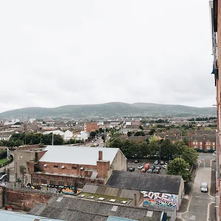 Comfortable Belfast City Centre Apartment Exterior photo